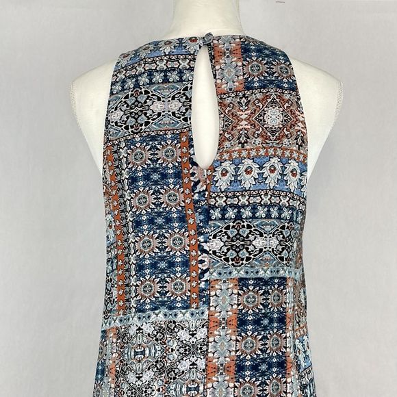 Lulu’s Design Major Grey Print Sleeveless Swing Dress. Size Medium. - Picture 9 of 14